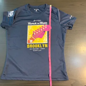 Brooks Rock‎ n Roll Marathon Series Brooklyn Half Marathon Womens M T-Shirt thumbnail 10