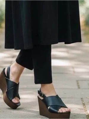🌺Universal Threads NAOMI WOOD WEDGE BLACK SANDALS SIZE 9.5🌺 thumbnail 1
