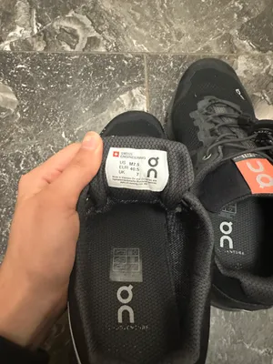 On Cloud Shoes thumbnail 6