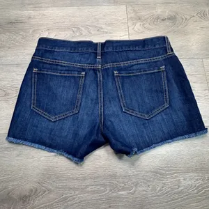 Old Navy The Diva Dark Wash Raw‎ Hem Denim Shorts Cutoff 6 Regular thumbnail 2