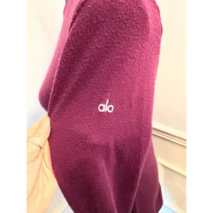 Alo Yoga Glimpse Long Sleeve Crewneck Pullover Deep Plum Burgundy Sweater Top thumbnail 3
