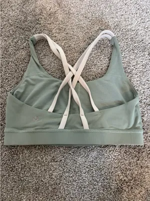 Lululemon Sports Bra Size 6 thumbnail 2