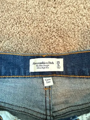 Abercrombie High-Rise Jeans Slim Straight thumbnail 4