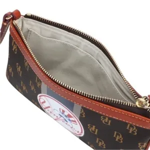 Dooney & Bourke New York Yankees Pouchette Wristlet NWT thumbnail 4