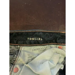 American Eagle Outfitters Tomgirl Jeans Womens 4 Dark Wash Blue Distressed Denim thumbnail 9