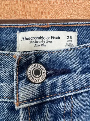 Abercrombie And Fitch Mid Rise The Slouchy Jean thumbnail 3
