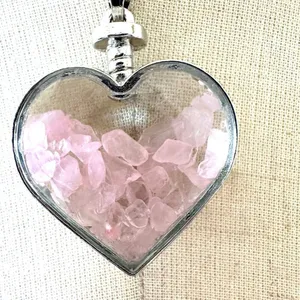 Blessings pink Crystal Chips in Faceted Glass Heart Pendant Necklace thumbnail 2