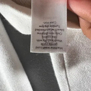 942 | Athleta Do‎ With Less Embossed Graphic Raglan Sweatshirt White Women M thumbnail 8