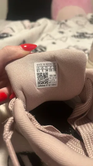 Adidas Shoes thumbnail 2