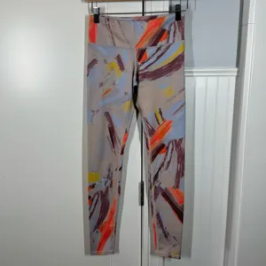 Alo Yoga Airbrush Leggings in Modernist Multi size xxs activewear athleisure gym thumbnail 3