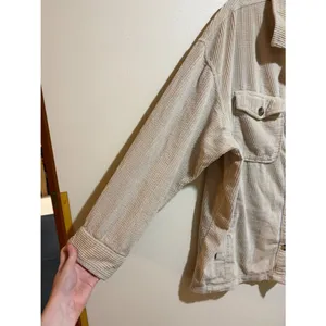 Aerie Size L Corduroy Shacket Shirt Jacket Cream Button Down Front thumbnail 4