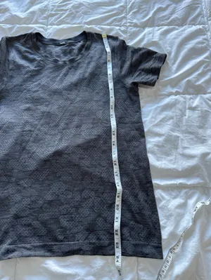 Lululemon athletica women’s breeze by polar spots titanium/black short sleeve thumbnail 8