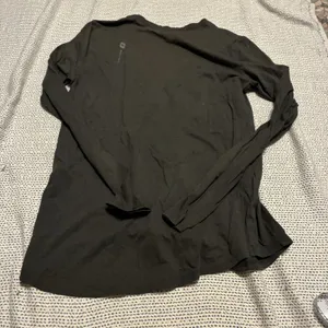 FIGS Super Soft Long Sleeve Crewneck – Black, XSmall, EUC thumbnail 8