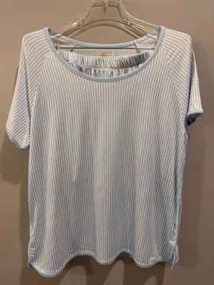 Crown & Ivy Vertical Striped Short Sleeve Top and Shorts Pajama Set White and Blue thumbnail 3