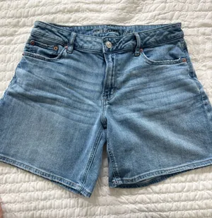 American Eagle Low-Rise Baggy Shorts thumbnail 1
