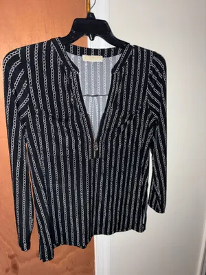 Michael Kors Black & White Chain Print Zip Front Blouse Top Size Medium thumbnail 5