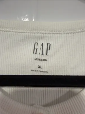 GAP Women's White Button-Front Sleeveless Top thumbnail 2