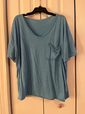 Zenana v neck t-shirt thumbnail 1