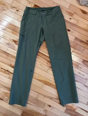 EEUC Eastern Mountain Sports women’s olive green hiking pants size 0-R thumbnail 1