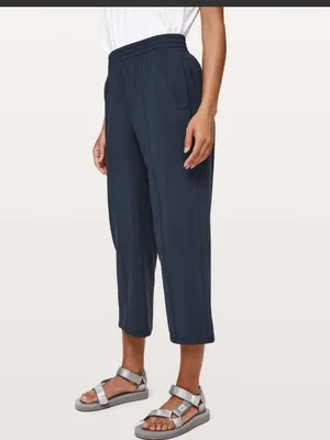 Lululemon Wanderer Crop in True Navy thumbnail 2