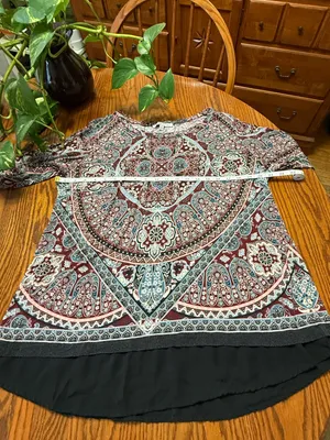 Rose + Olive Maroon Paisley Scoop Neck Top With Sheer Hem 1X thumbnail 4