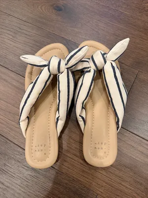 A New Day Striped Bow Slide Sandals in Beige and Navy Size 8 - C72-098 thumbnail 9