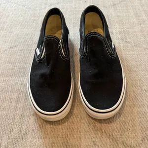 Vans Classic Slip-On Black Canvas Sneakers Women 7.5 Men 6 thumbnail 2