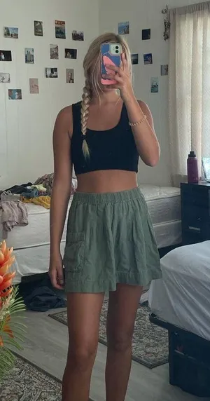 Green Skirt  thumbnail 1