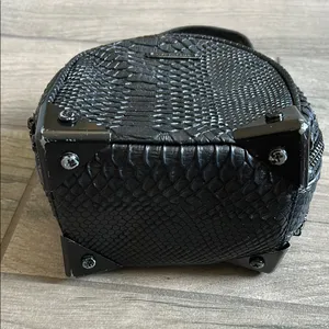Chic Black Crossbody Bag thumbnail 3