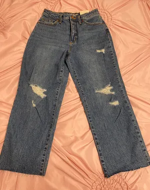 Universal Threads Distressed Jeans thumbnail 1