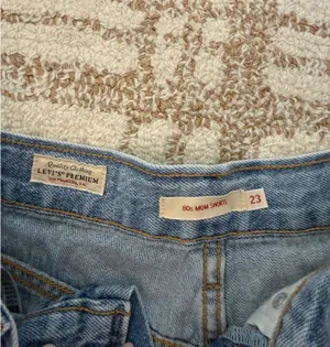 Levi’s 80s Mom Shorts thumbnail 3