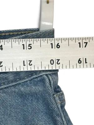 Levi’s SilverTab Mom Shorts W30 Light Wash High Rise Distressed Raw Hem Y2K thumbnail 7