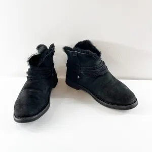 UGG Pasqual Shearling Lined Mini Winter Boot Booties Black 8 thumbnail 8