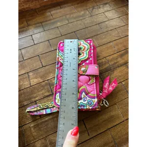 Vera Bradley Pink Paisley Quilted Smartphone Wristlet Wallet Floral‎ Acc EUC thumbnail 5