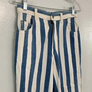 Vintage 90s Sasson Blue White Vertical Striped High Waisted Mom Jeans Size 7 thumbnail 3
