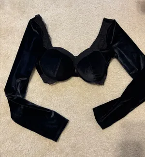 Victoria's Secret Black Velvet Lace Long-Sleeve Push-Up Bra thumbnail 1