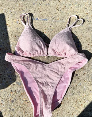 Hollister Pink Bikini Set Pattern hot thumbnail 1
