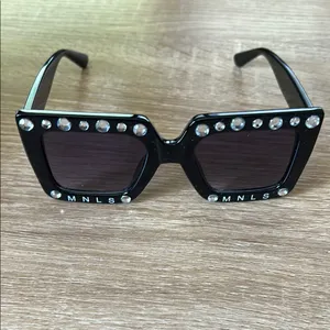 Sleek Black Sunglasses thumbnail 6