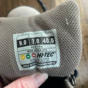 Hi-Tec Hiking Boots - size 9 thumbnail 7