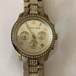 Michael Kors Watch Needs Battery And Can Be Used For Pieces thumbnail 3