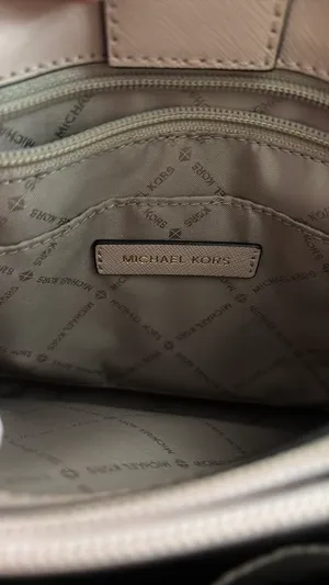 Michael Kors purse thumbnail 7