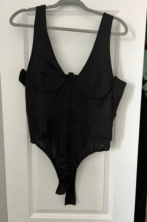 NWT PrettyLittleThing Tall Black Corset Detail Woven Bodysuit thumbnail 3
