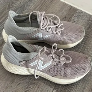 New Balance Fresh Foam Roav‎ Logwood Light Cyclone Womens 8 Running Shoes thumbnail 2