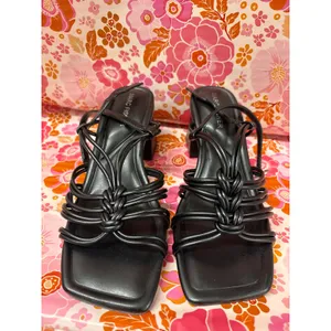 Marc Fisher 7.5 Black Faux Leather Strappy Slingback Square Toe Heeled Sandals thumbnail 2
