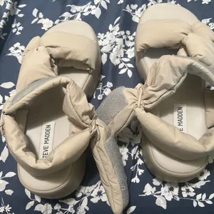 Steve Madden Sandals thumbnail 1