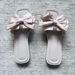Bow Slide Sandals in Light Pink (Size 38/39 Euro) thumbnail 1