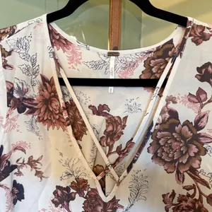 Free People Rose Floral Crisscross Neckline Long-sleeve Tunic Blouse Boho Medium thumbnail 2