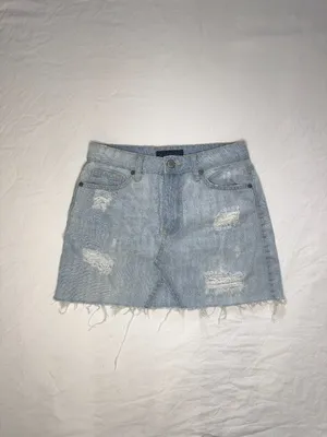 Aeropostale Distressed Light Wash Denim Mini Skirt Raw Hem Size 2 thumbnail 3