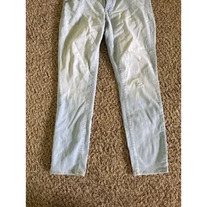Old Navy Women's Rockstar Light Wash Regular Jeans Size 14‎ thumbnail 3