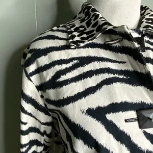 Painted Pony Black White Zebra Print Leopard Cuffs Button Up Stylish Jacket S thumbnail 4